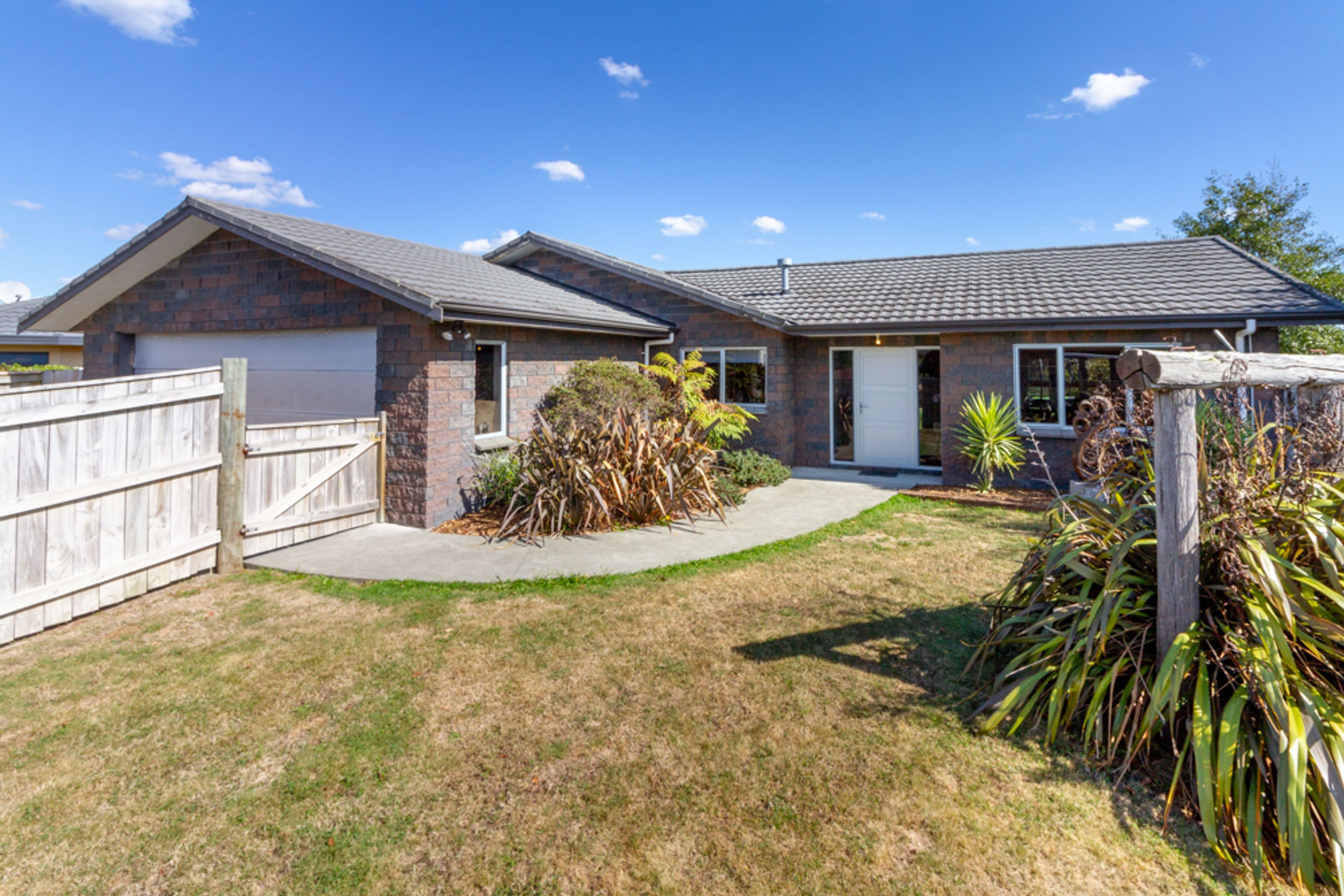 174 Schnell Drive, Kelvin Grove, Palmerston North City, Manawatu | Tall Poppy 