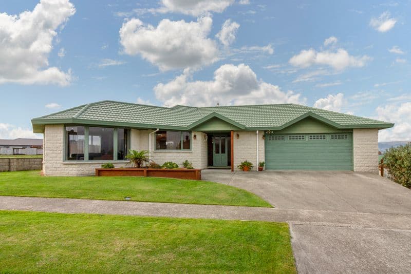 101 Parnell Heights, Kelvin Grove, Palmerston North City, Manawatu | Tall Poppy 