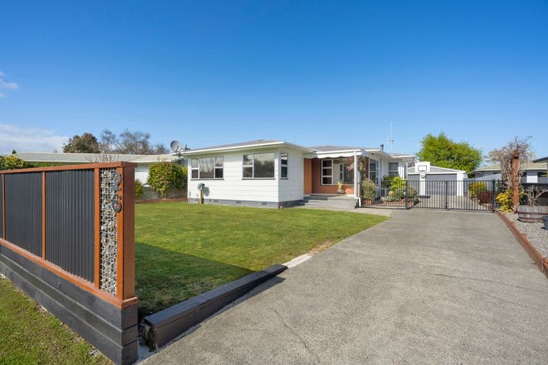 26 Dunk Place, Milson, Palmerston North City