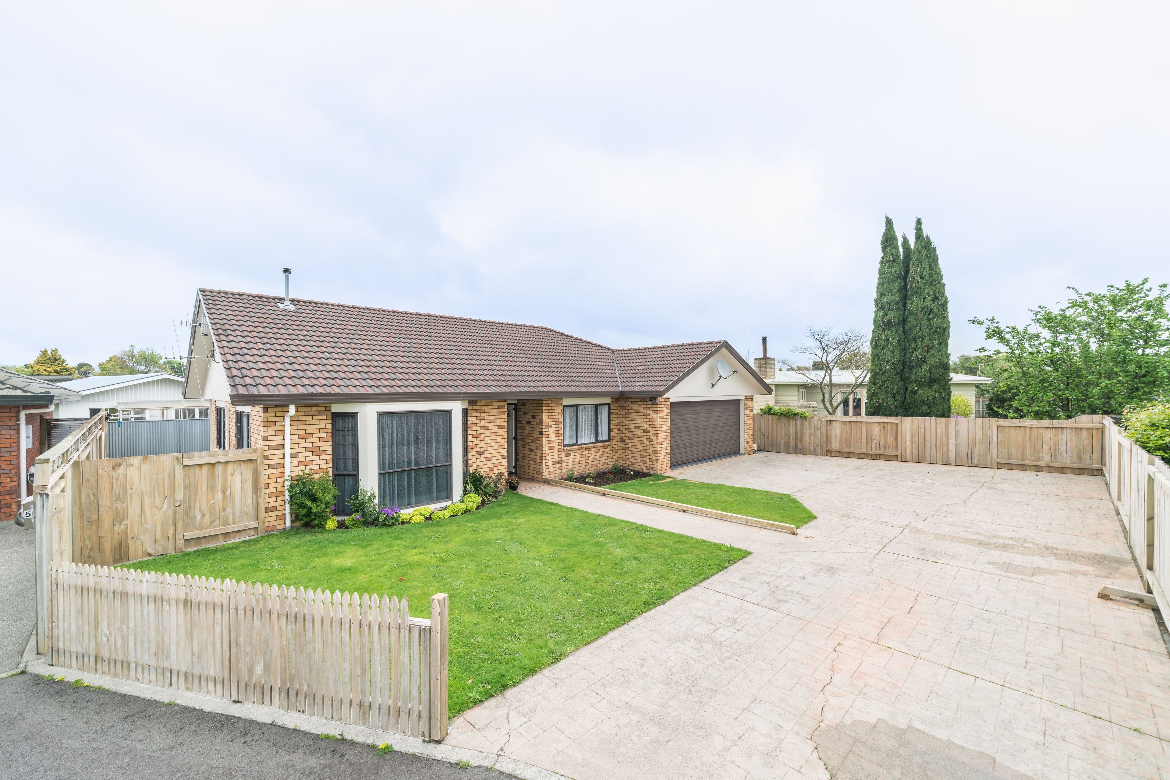 6 Mckenzie Court, Terrace End, Palmerston North City, Manawatu | Tall Poppy 