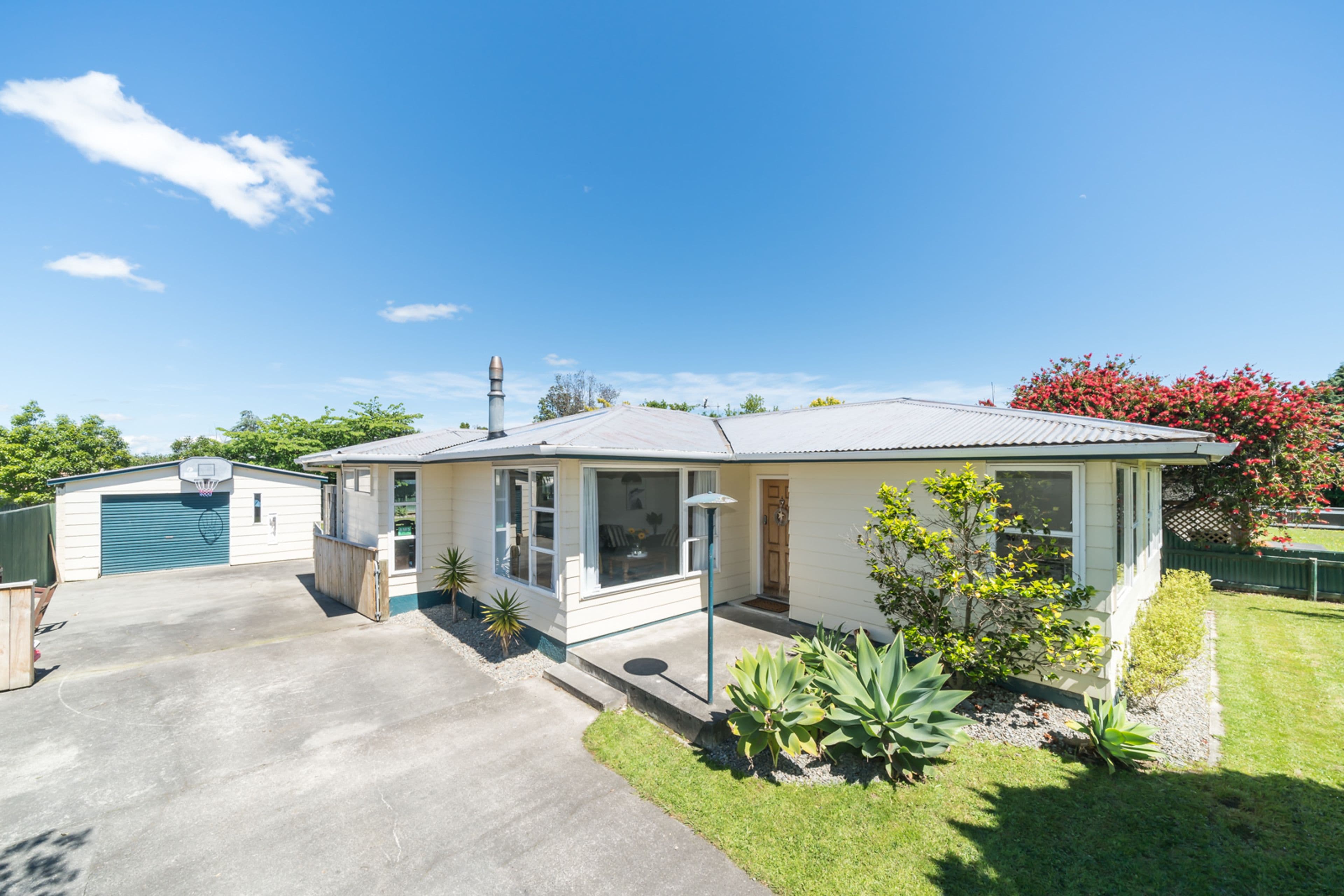 162 Milson Line, Milson, Palmerston North City, Manawatu | Tall Poppy 