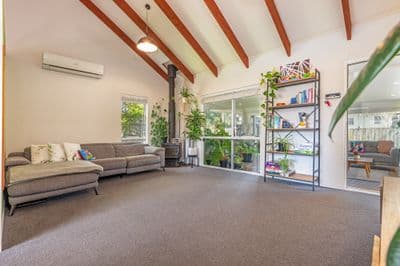 19 Peppertree Glade, Kelvin Grove, Palmerston North City, Manawatu | Tall Poppy 