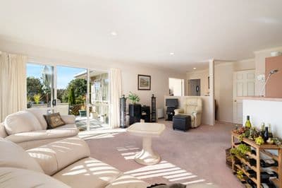 145 Summerhill Drive, Fitzherbert, Palmerston North City, Manawatu | Tall Poppy 