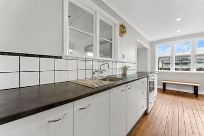 19 Botanical Road, Takaro, Palmerston North City, Manawatu | Tall Poppy 