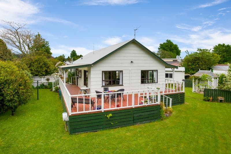 8 Matai Place, Pahiatua, Tararua, Manawatu | Tall Poppy 