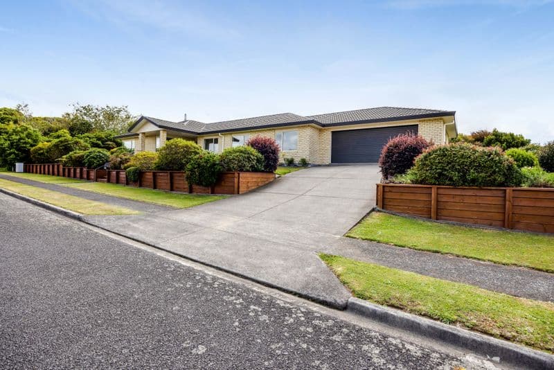 2A Elizabeth Grove, Stratford, Stratford