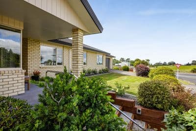 2A Elizabeth Grove, Stratford, Stratford, Taranaki | Tall Poppy 