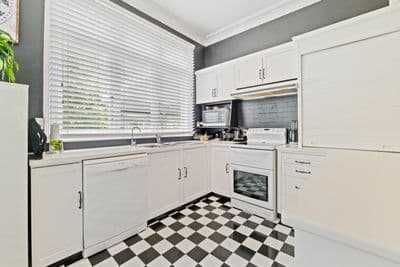 193 Regan Street, Stratford, Stratford, Taranaki | Tall Poppy 