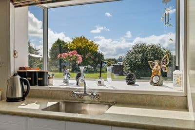 24 High Street, Eltham, South Taranaki, Taranaki | Tall Poppy 