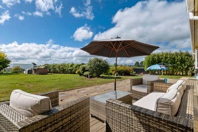 24 High Street, Eltham, South Taranaki, Taranaki | Tall Poppy 