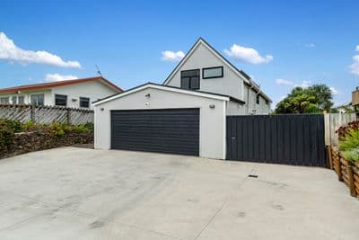 1281 Papamoa Beach Road, Papamoa Beach, Tauranga, Bay of Plenty | Tall Poppy 