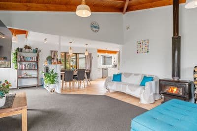 10 Angela Place, Kinloch, Taupo, Waikato | Tall Poppy 