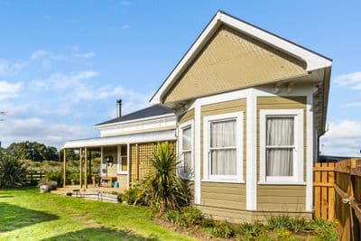 3 Tau Street, Ohakune, Ruapehu, Wanganui | Tall Poppy 