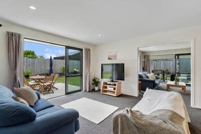 27 Bell Street, Lake Hawea, Wanaka, Otago | Tall Poppy 