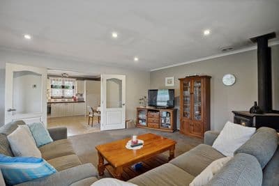 24 Hewson Crescent, Lake Hawea, Wanaka, Otago | Tall Poppy 