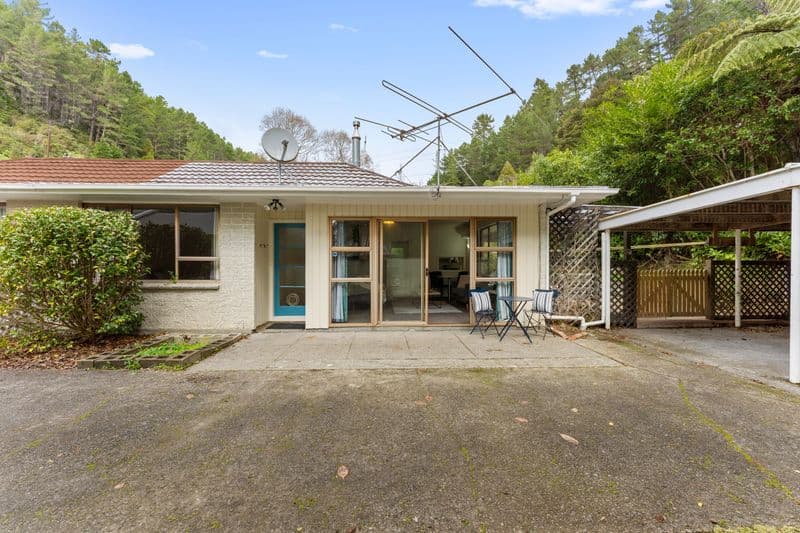 2/110 Pinehaven Road, Pinehaven, Upper Hutt City