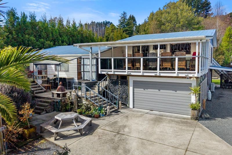193 Katherine Mansfield Drive, Whitemans Valley, Upper Hutt City