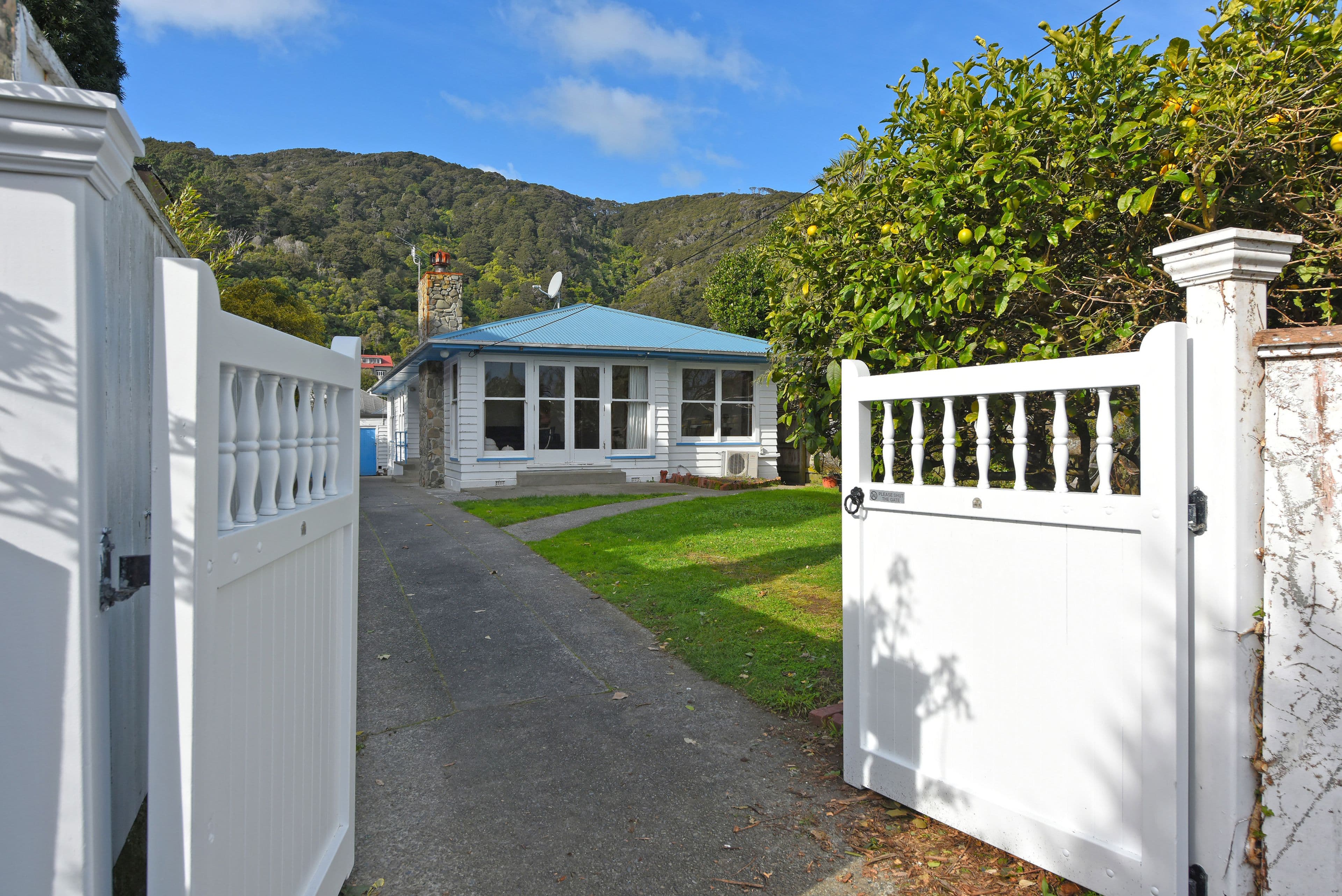 8 Maire Street, Eastbourne, Lower Hutt City, Wellington | Tall Poppy 