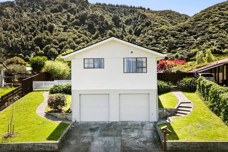 152 California Drive, Totara Park, Upper Hutt City