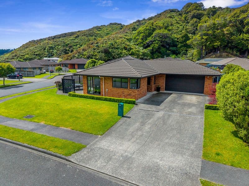 15 Aragon Grove, Kingsley Heights, Upper Hutt City