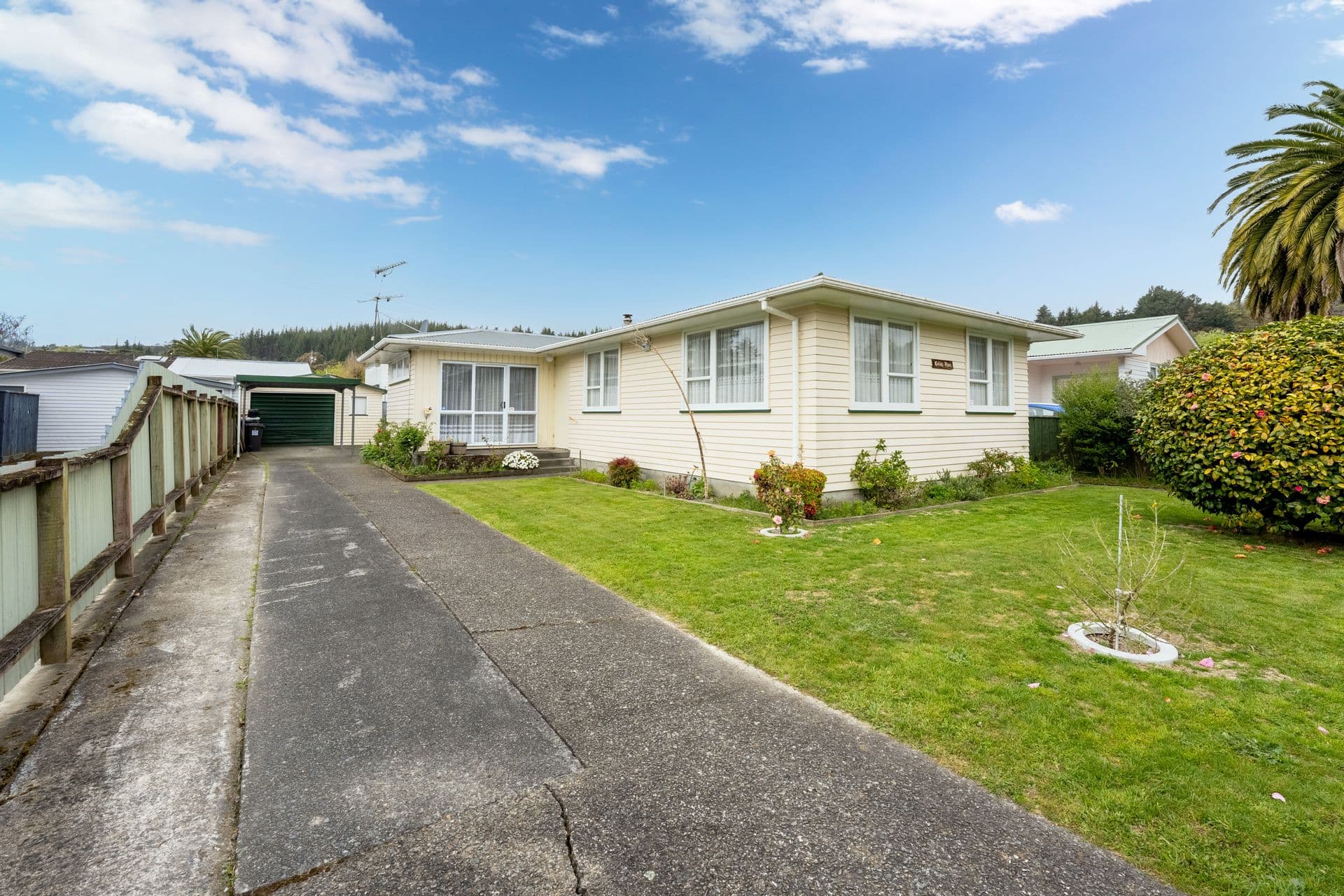 44 Oregon Drive, Maoribank, Upper Hutt City, Wellington | Tall Poppy 