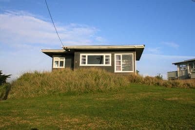 33 Nelson Street, Foxton Beach, Horowhenua, Manawatu | Tall Poppy 