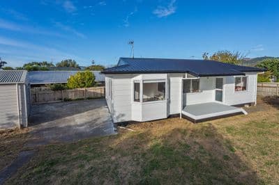 4 Ross Grove, Paraparaumu, Kapiti Coast, Wellington | Tall Poppy 