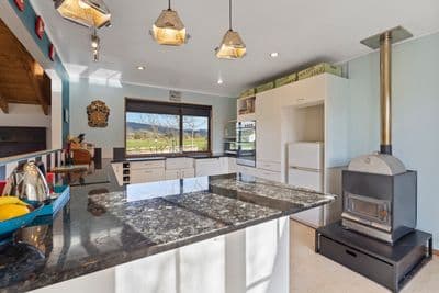 103 Waikawa Beach Road, Manakau, Horowhenua, Manawatu | Tall Poppy 