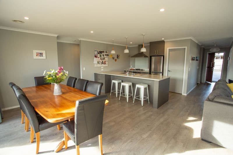8 Taranui Way, Paraparaumu Beach, Kapiti Coast