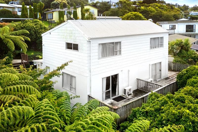 32B Cheltenham Terrace, Newlands, Wellington City
