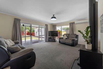 2 Seagull Place, Whitby, Porirua City, Wellington | Tall Poppy 