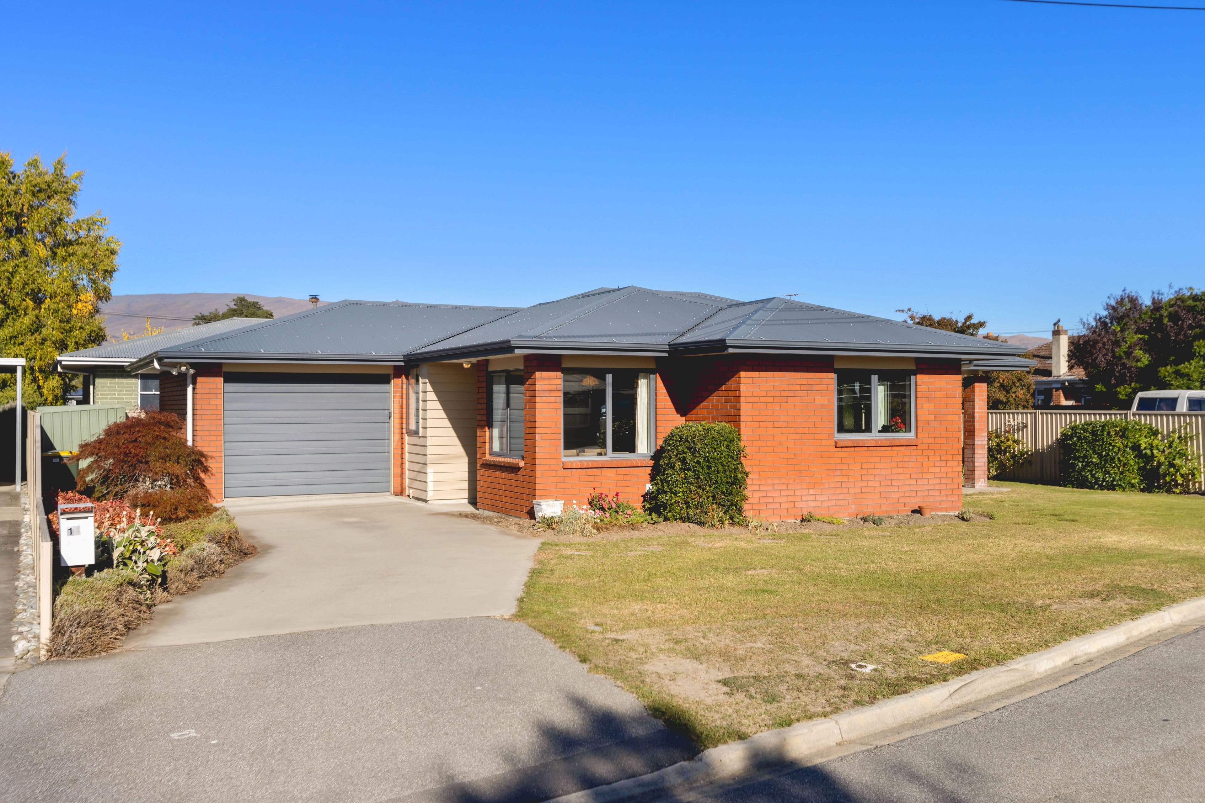 14 Schaumann Street, Alexandra, Central Otago, Otago | Tall Poppy