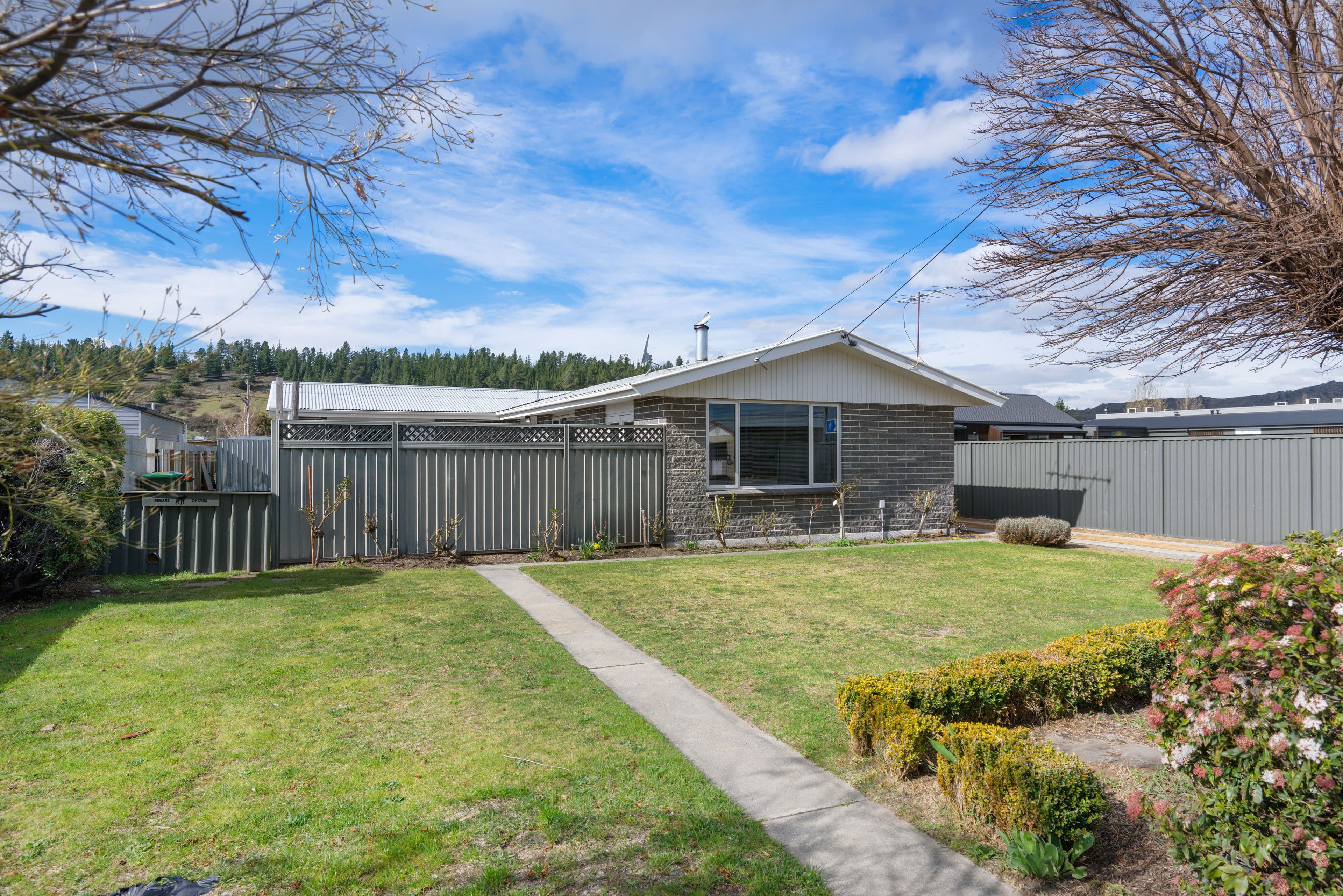 61 Russell Street, Alexandra, Central Otago, Otago | Tall Poppy