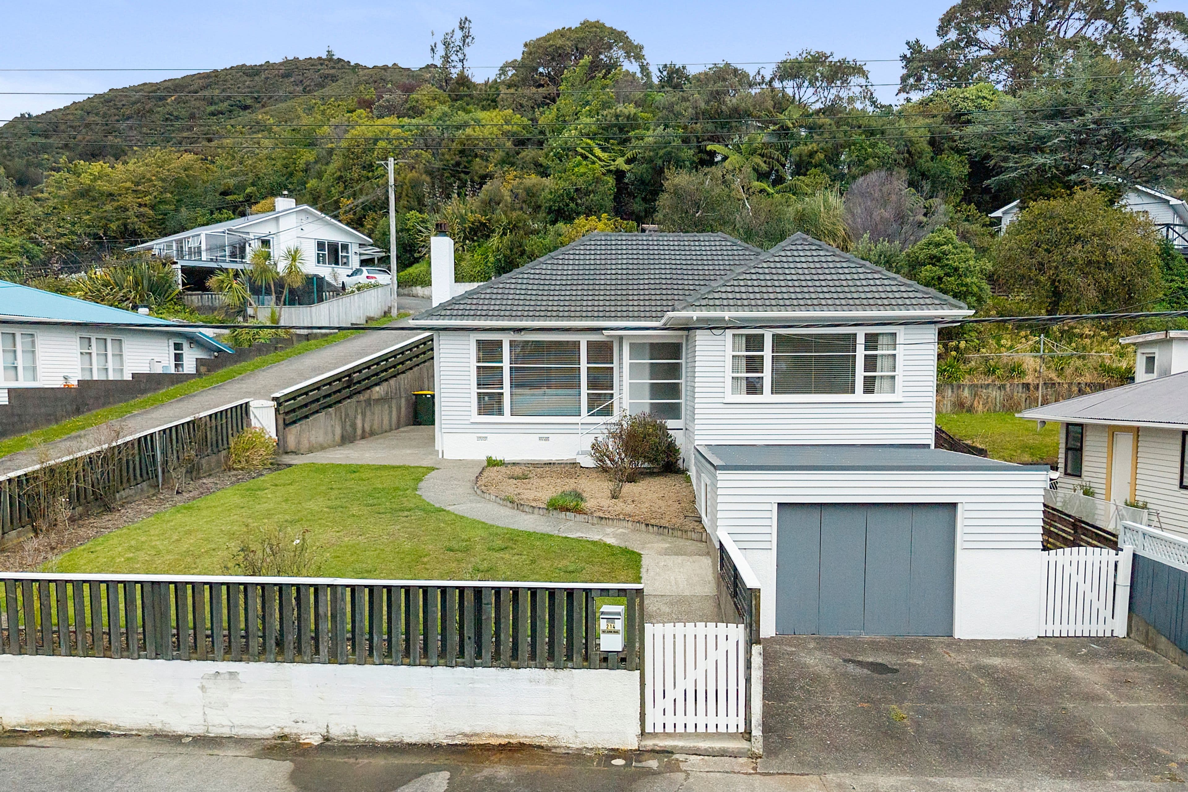 214 Waddington Drive, Naenae, Lower Hutt City, Wellington | Tall Poppy