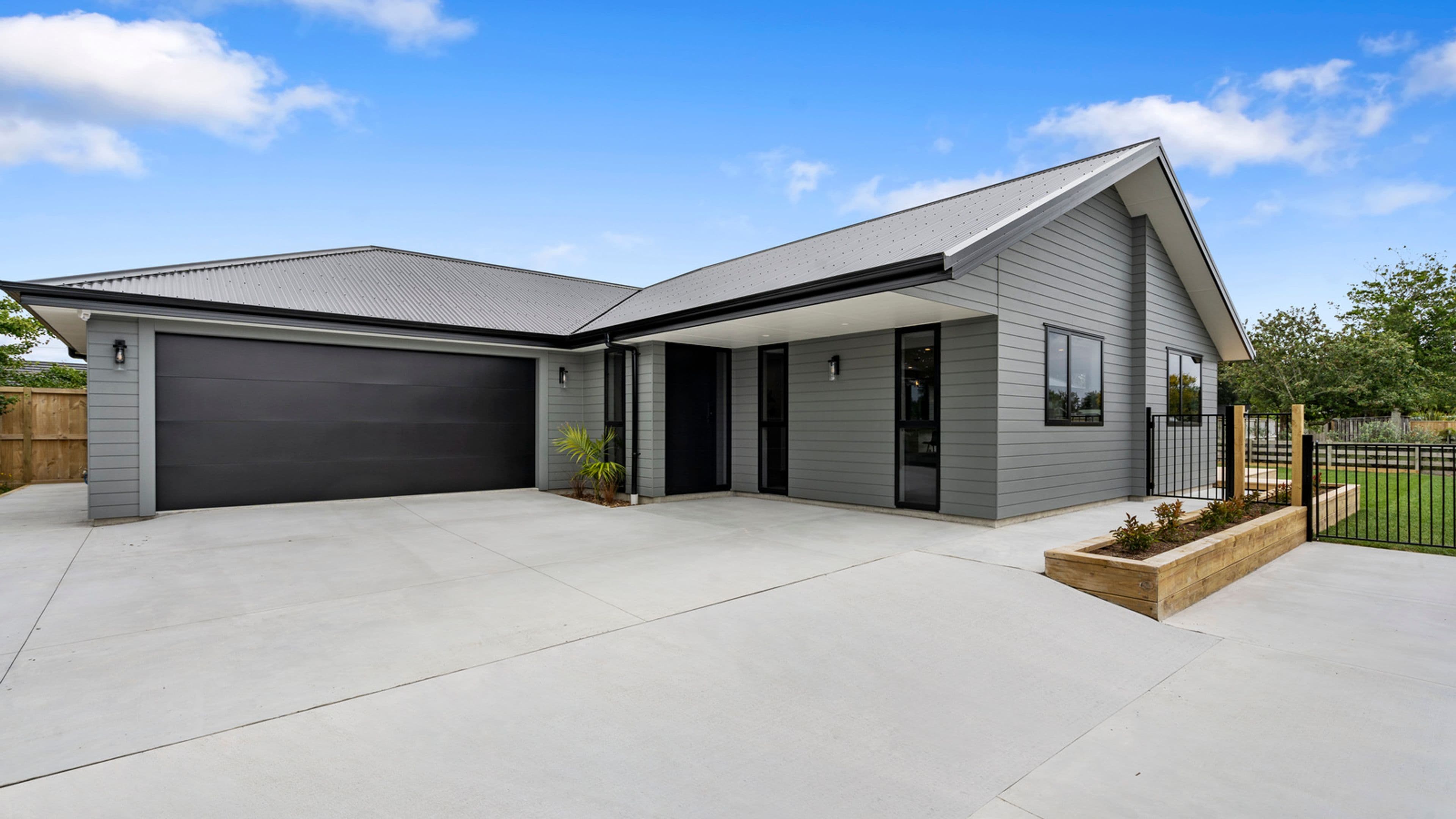 26 Smith St, Lepperton, New Plymouth, Taranaki | Tall Poppy