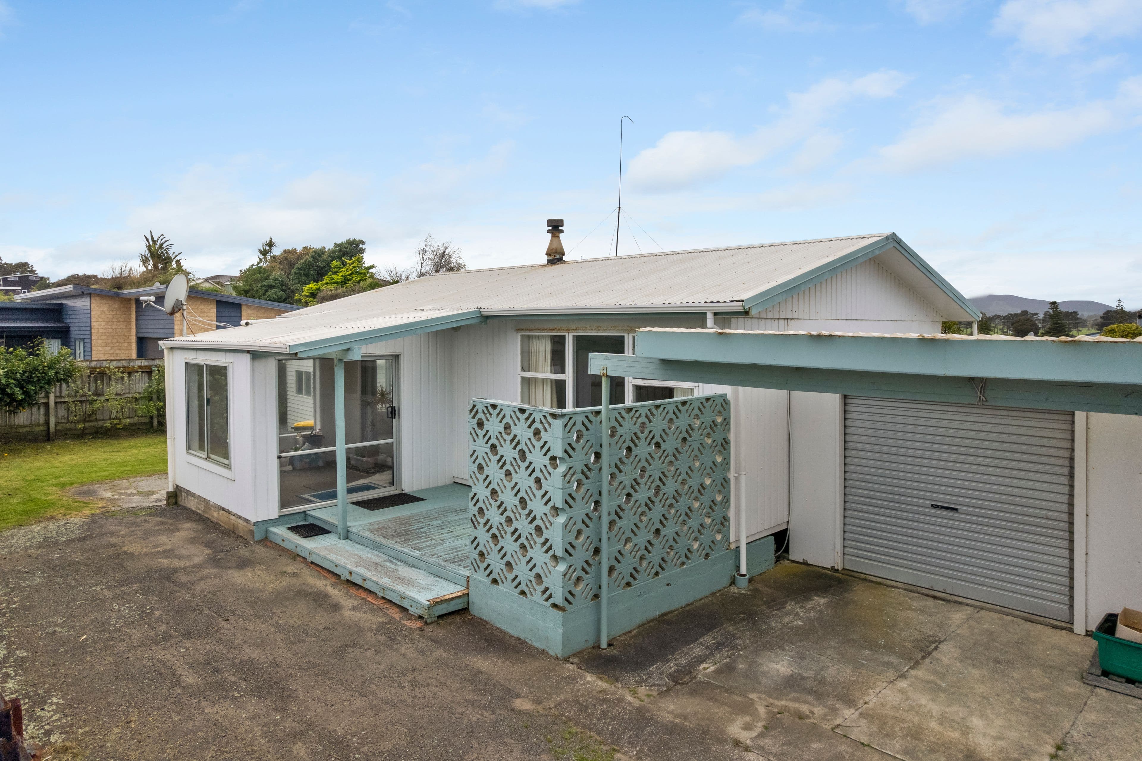 6B Robert Mckeen, Otaki Beach, Kapiti Coast, Wellington | Tall Poppy