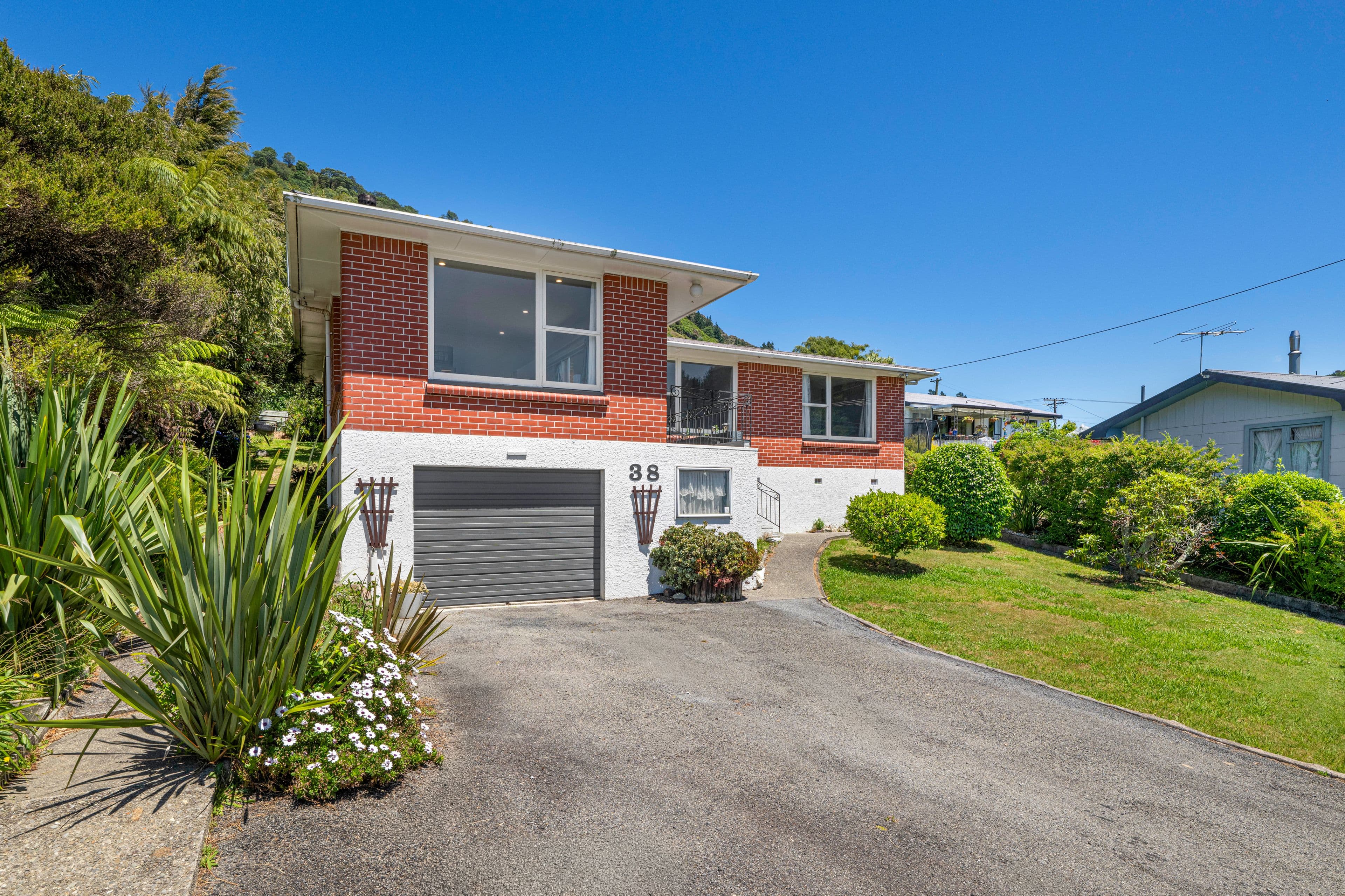 38 South Terrace, Picton, Picton, Marlborough | Tall Poppy