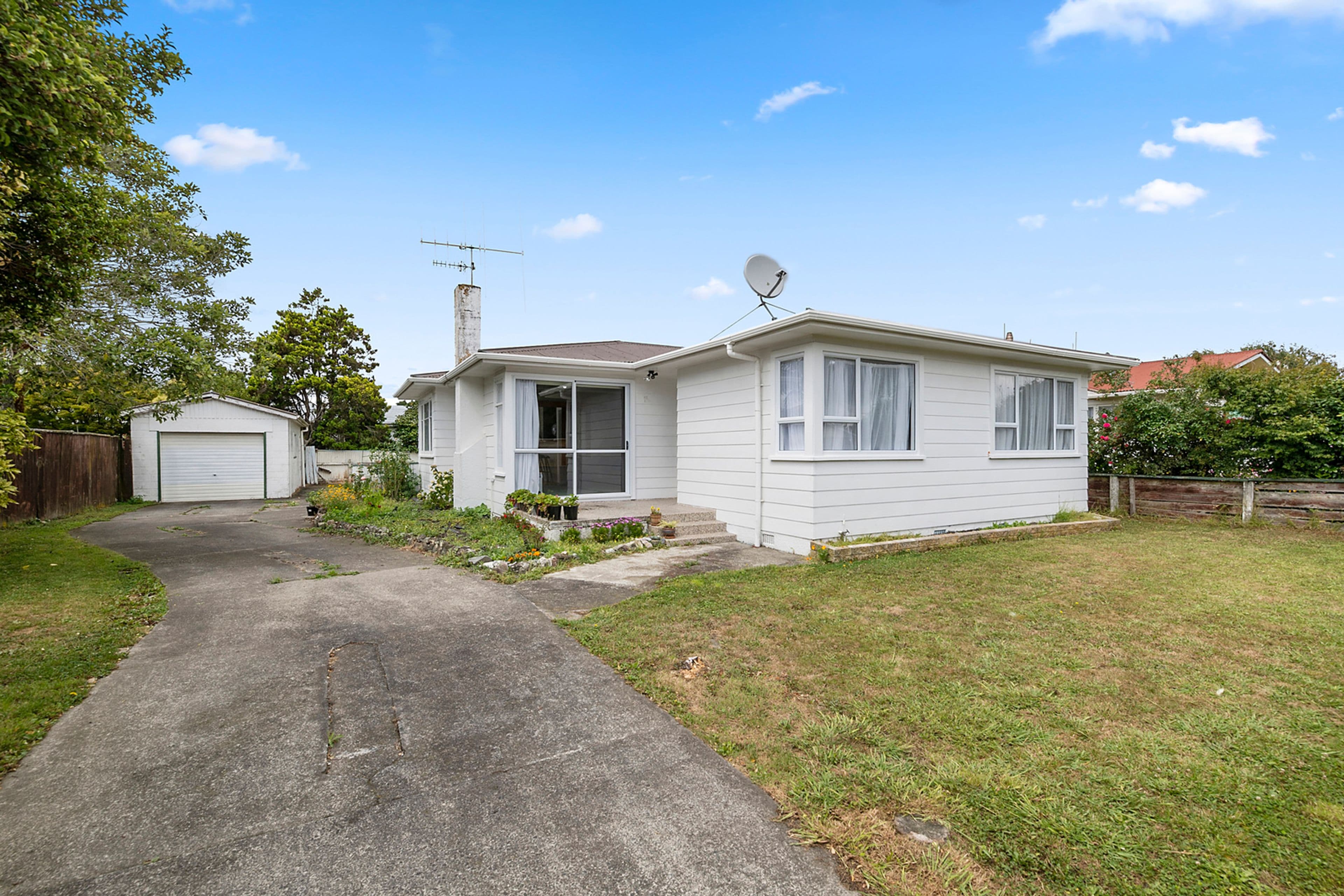 5 Clarke Avenue, Highbury, Palmerston North City, Manawatu | Tall Poppy