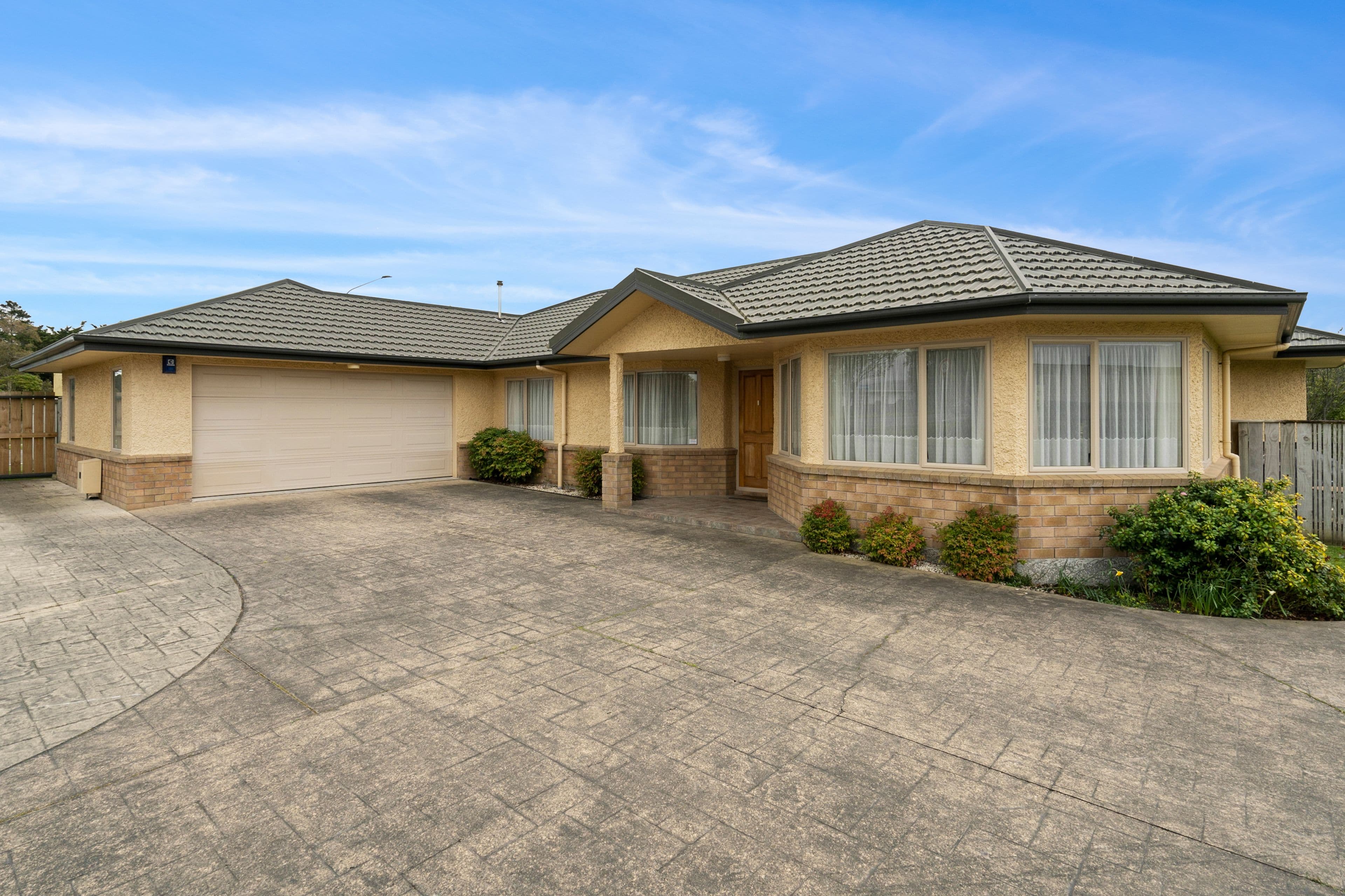 1 Greenwood Place, Fitzherbert, Palmerston North City, Manawatu | Tall Poppy