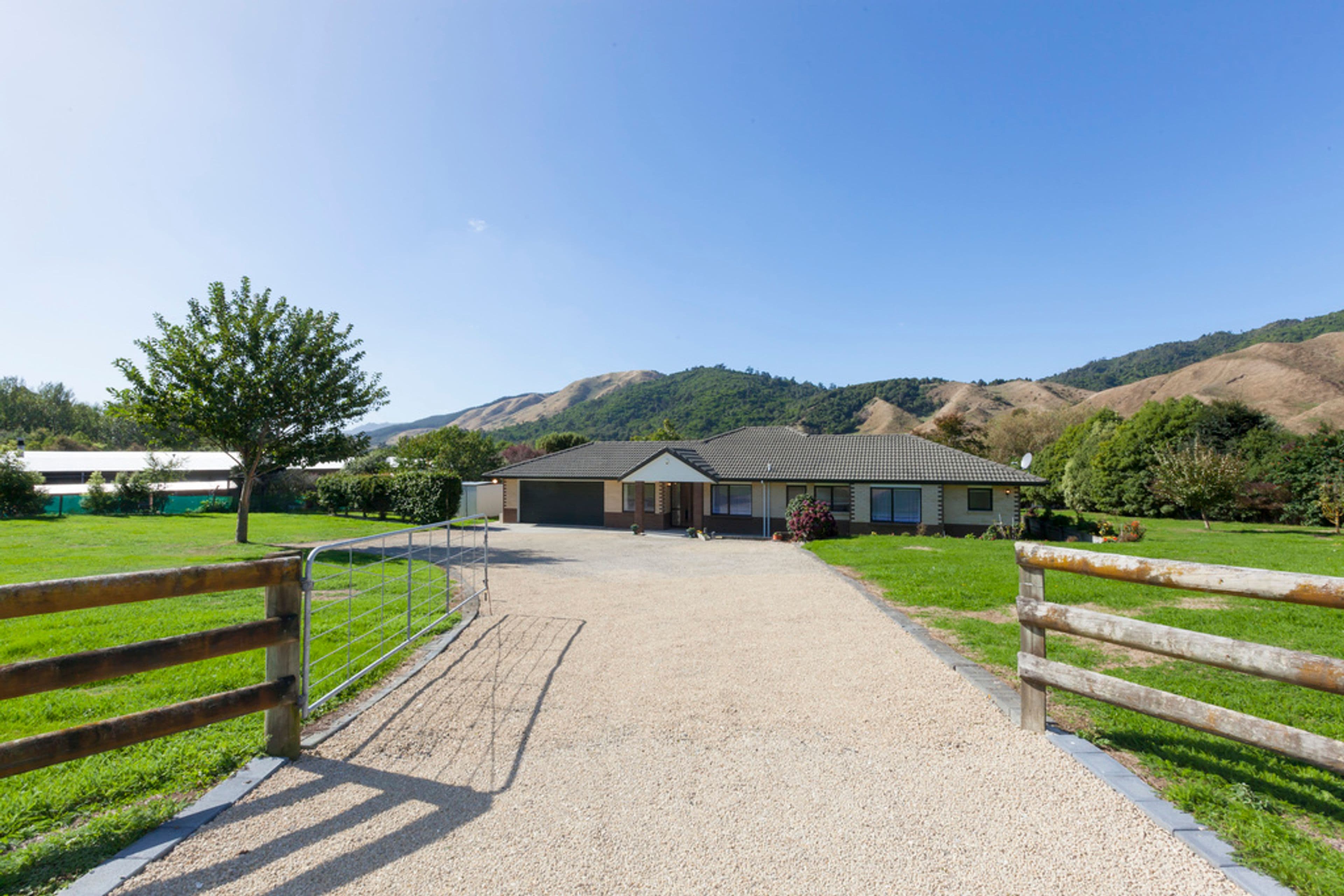 17 Mahaki Road, Nikau Valley, Kapiti Coast, Wellington | Tall Poppy