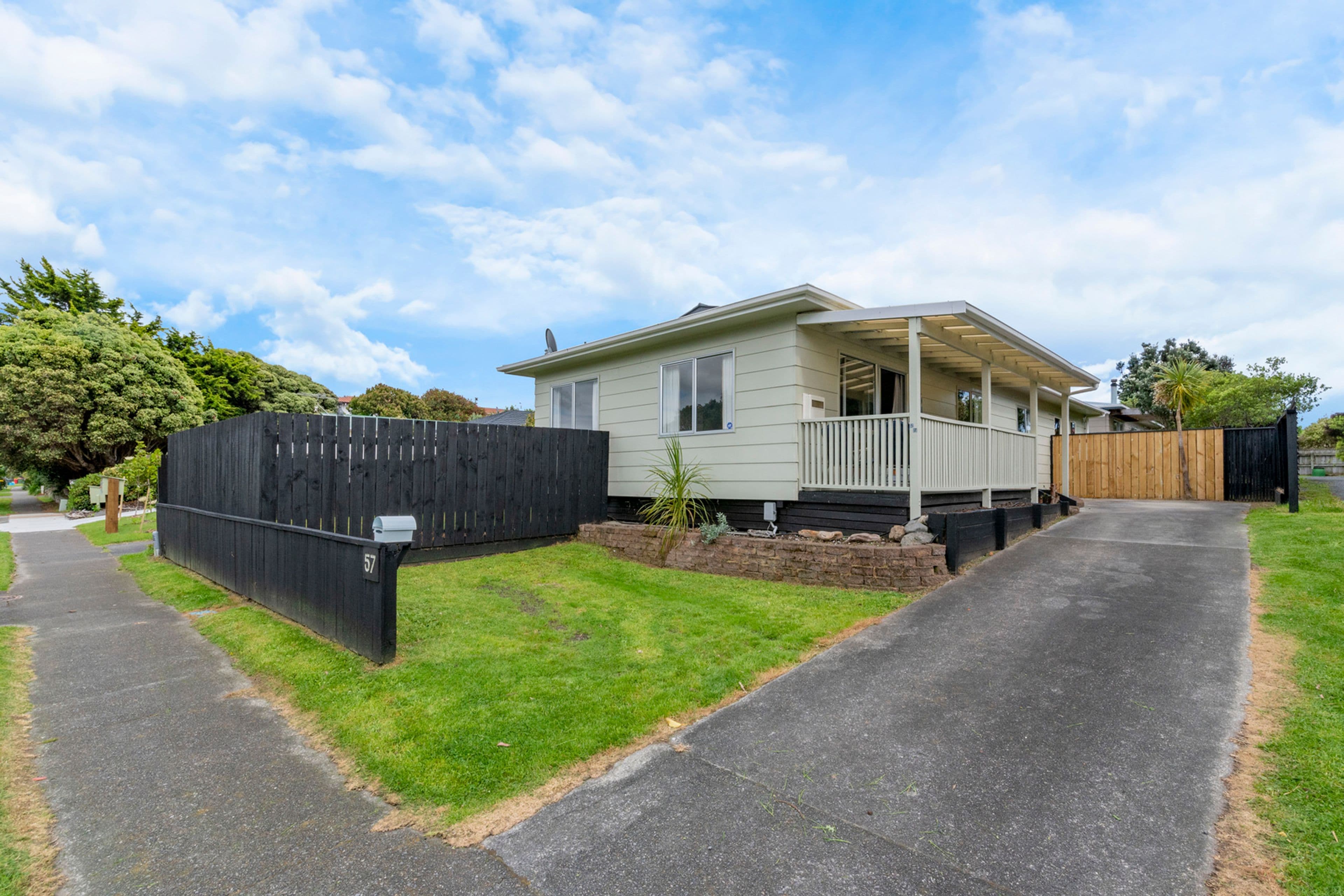 57 Queens Road, Waikanae Beach, Kapiti Coast, Wellington | Tall Poppy